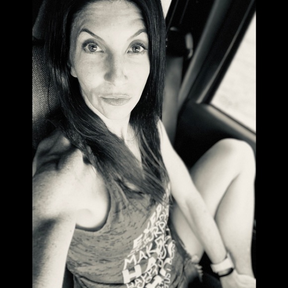 Meet your Posher, Jena - Picture 1 of 10